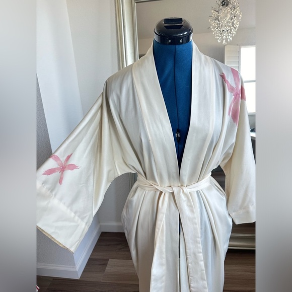 Vintage Merrill Leighton Studio City, Ca Floral Ivory Kimono Robe OS - Picture 2 of 16